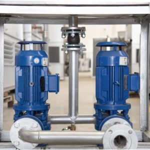 Dual in-line spray pumps for closed circuit cooling tower / fluid cooler